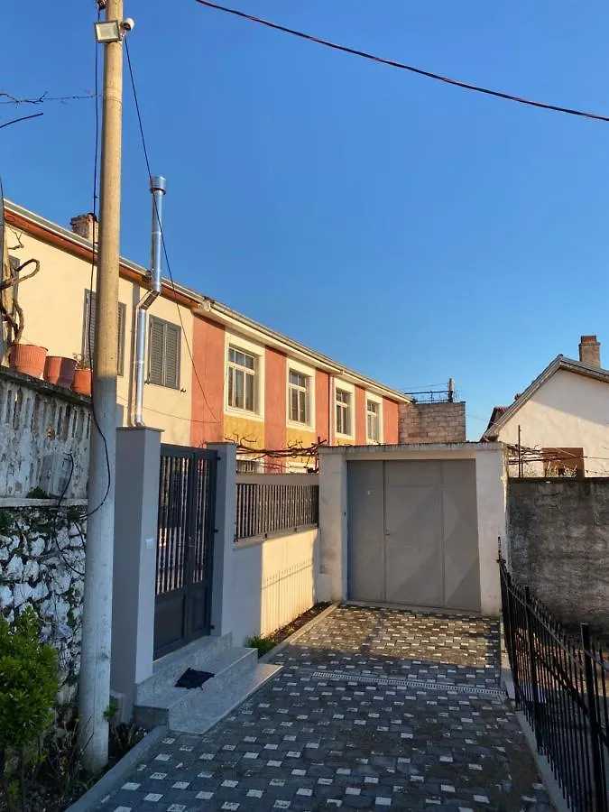 Vila Llulla Krujë 0*,  Albanie