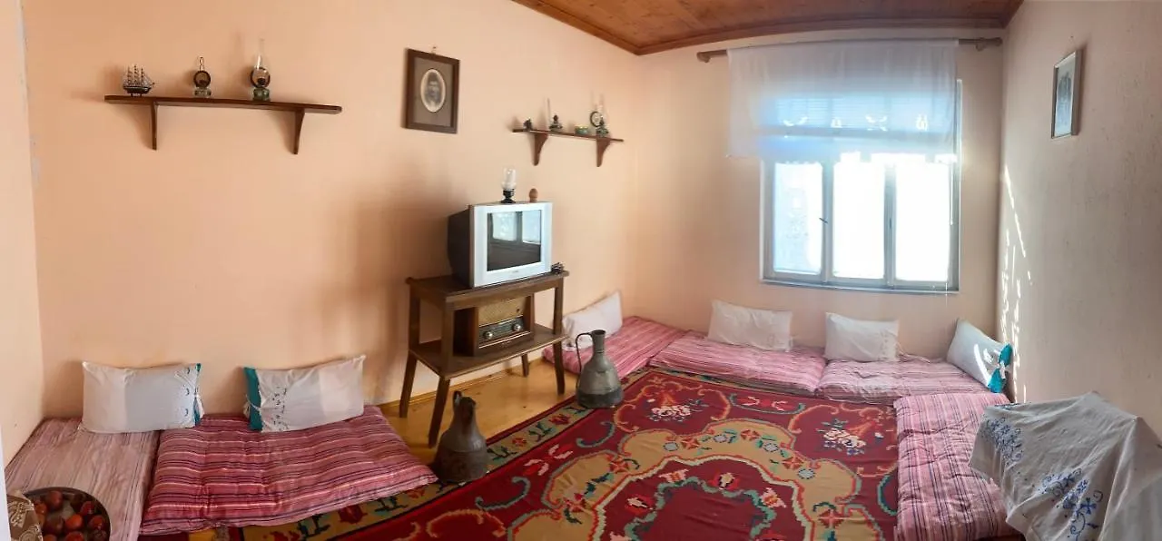 Homestay Vila Llulla Kruje